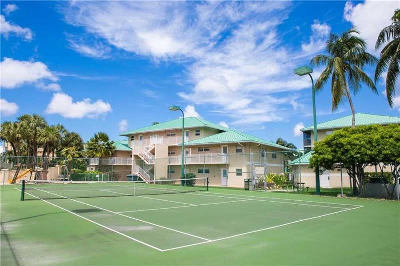 Beach Living At Plantation Village Blgs George Town Exterior foto
